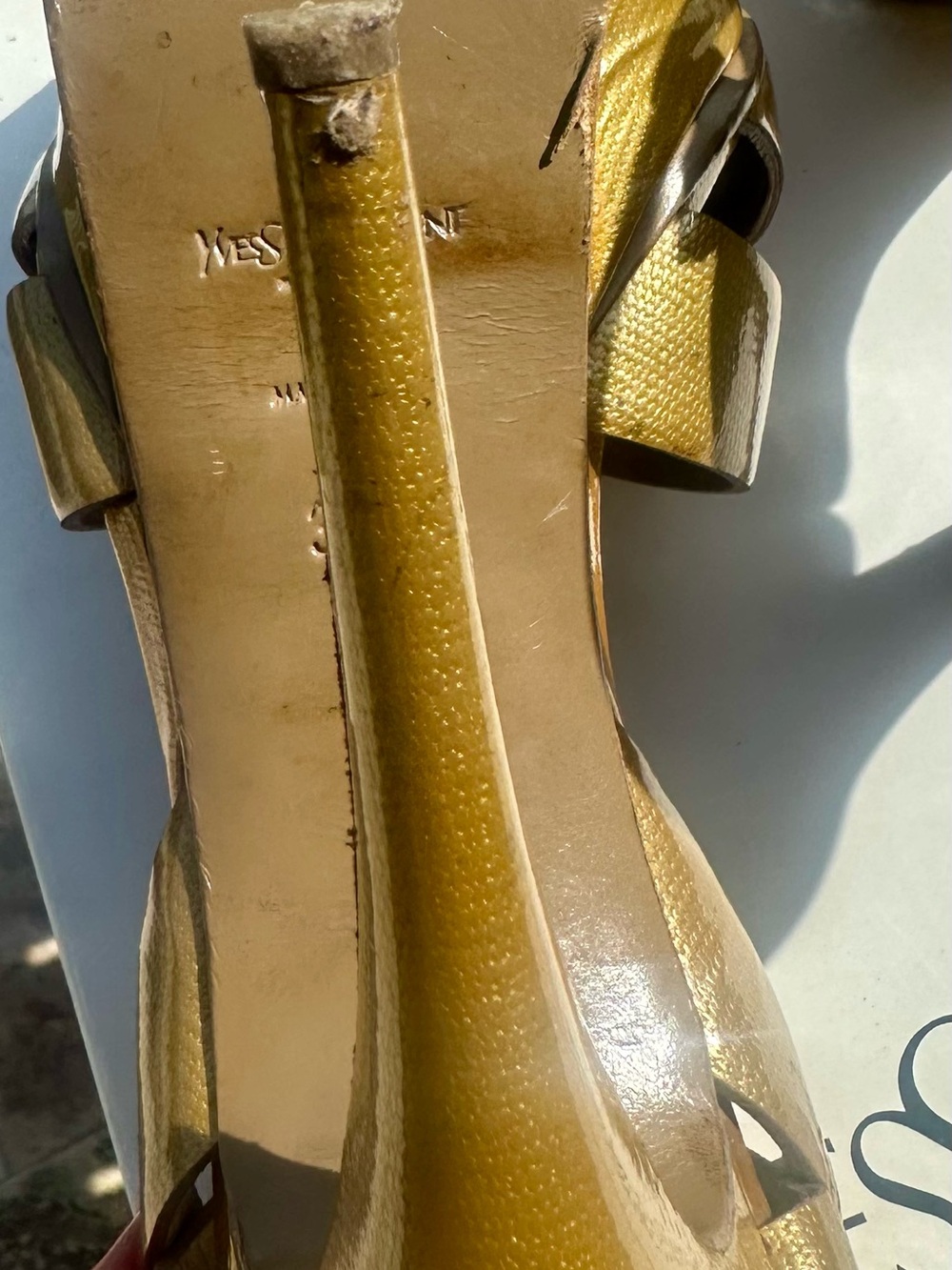 YSL Tribute 105 Sandals – Size 37.5 – Gold Patent Yak Embossed Leather - Picture 9 of 10